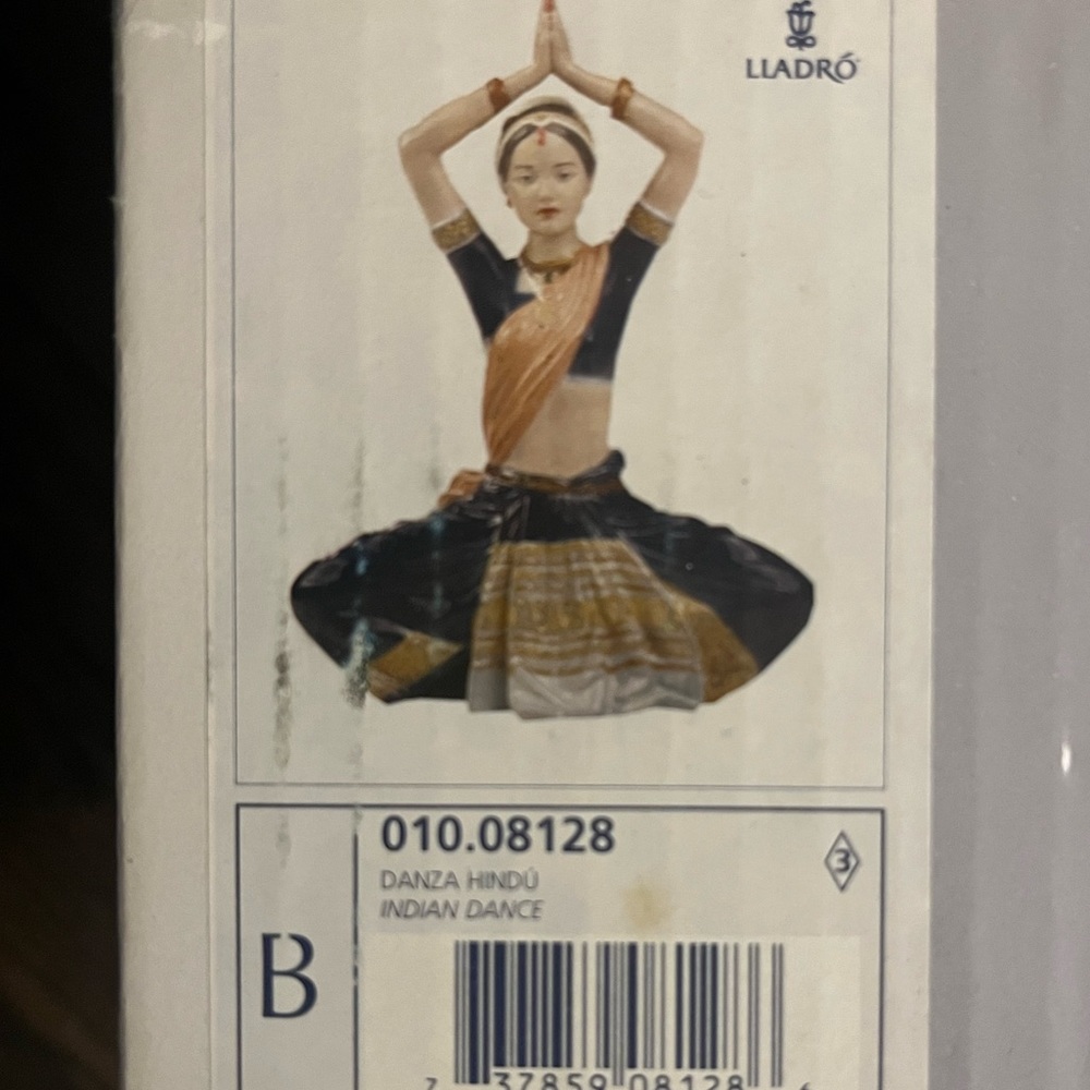 LLADRO “Indian Dance” Statue